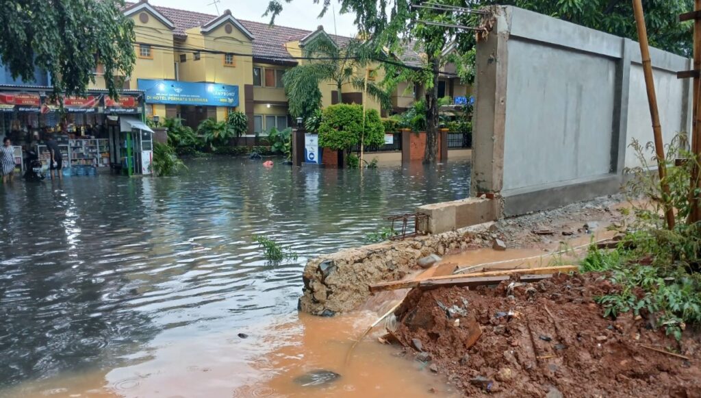 Memahami Peil Banjir untuk Mengurangi Risiko Banjir di Musim Hujan - MIBU SIPIL