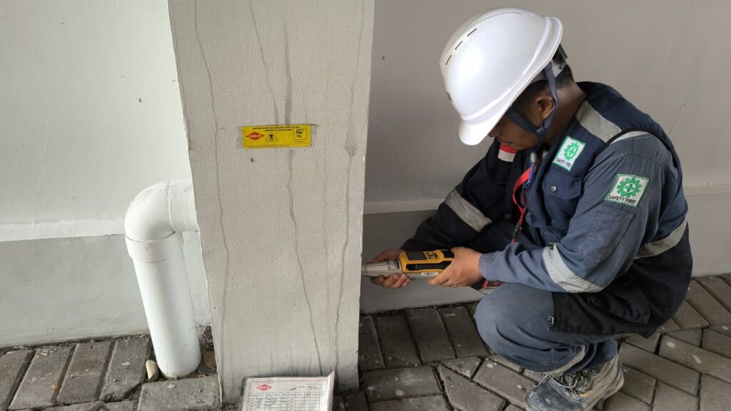 Uji Kekuatan Material Gedung: Beton, Baja, dan Komponen Struktur Lainnya - MIBU SIPIL